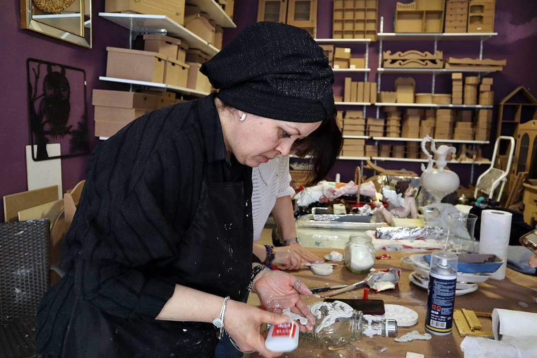 Hobi diye başladılar, 8 yıldır taleplere zar zor yetişiyorlar! O kentte ustalara taş çıkartıyorlar 12